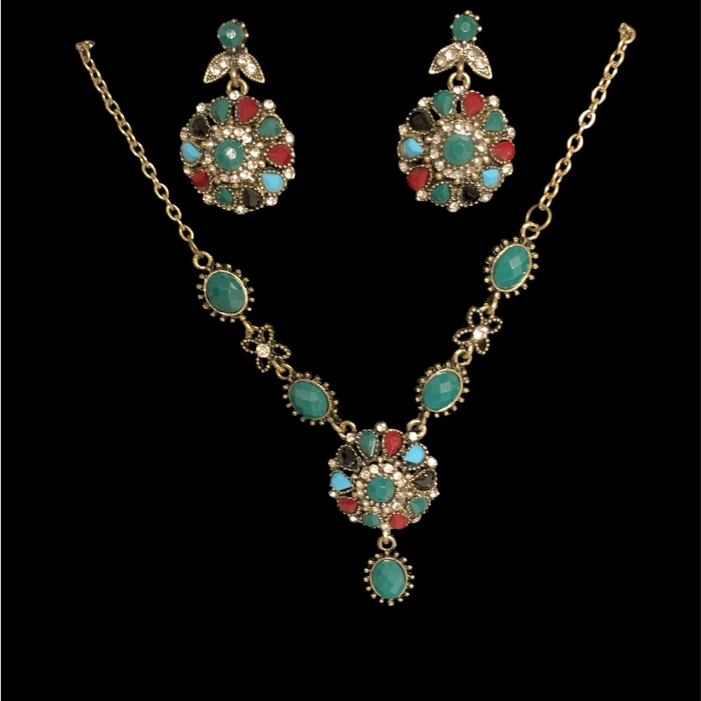 No brand 12” gold chain with faux jewels boho queen necklace and pierced earring